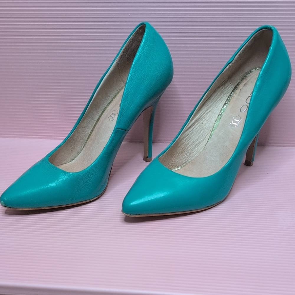 Aldo Vibrant Teal Heels - Picture 2 of 10
